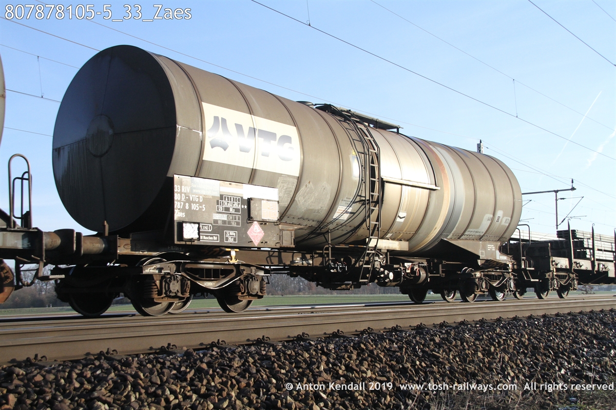 807878105-5_33_Zaes.JPG
